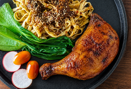 Mỳ xốt mè rang đùi gà nướng lu
